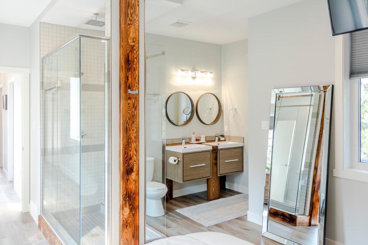 Ski In Ski Out With Huge Game Room And Hot Tub Fernie Exterior photo